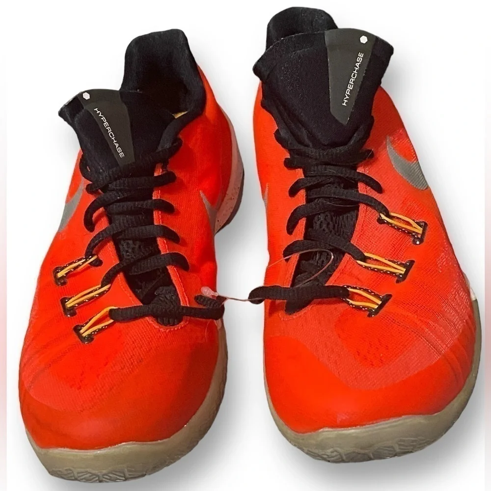 NIKE “Hyperchase” Premium Rouge Sneakers. Men’s Size 10 Bright Orange ECU